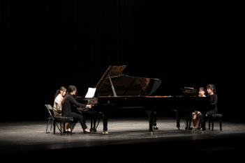 Ŭ���� ����ȸ (�ǾƳ�) ÷���̹���